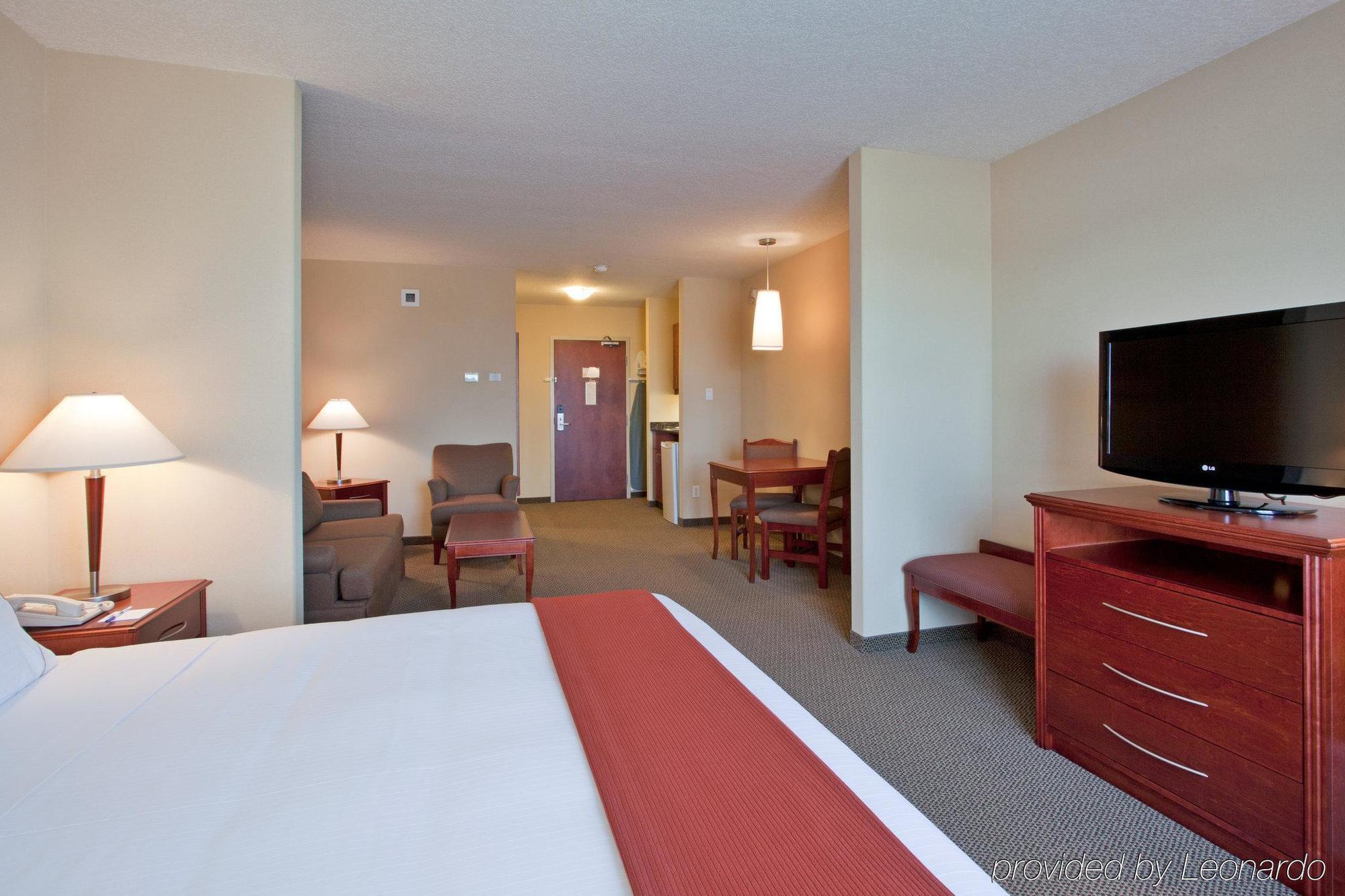 Holiday Inn Express Hotel & Suites Sherwood Park-Edmonton Area By Ihg Екстериор снимка