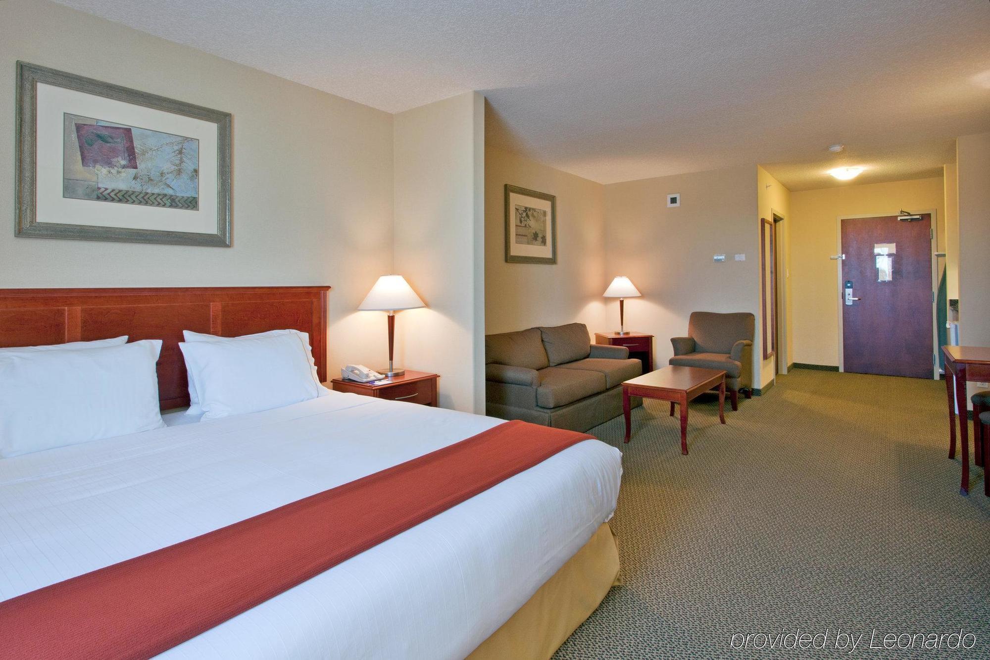 Holiday Inn Express Hotel & Suites Sherwood Park-Edmonton Area By Ihg Екстериор снимка