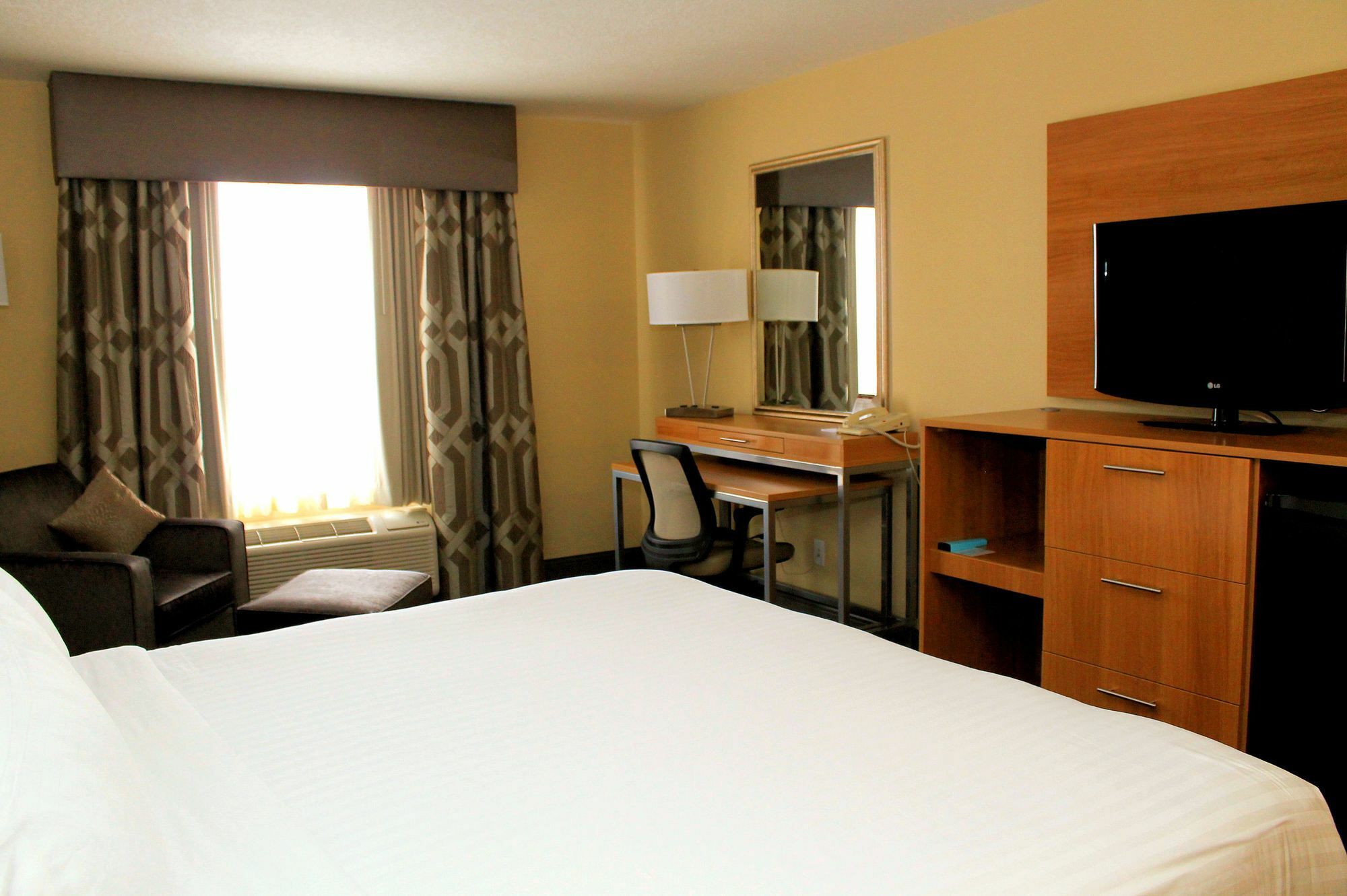 Holiday Inn Express Hotel & Suites Sherwood Park-Edmonton Area By Ihg Екстериор снимка
