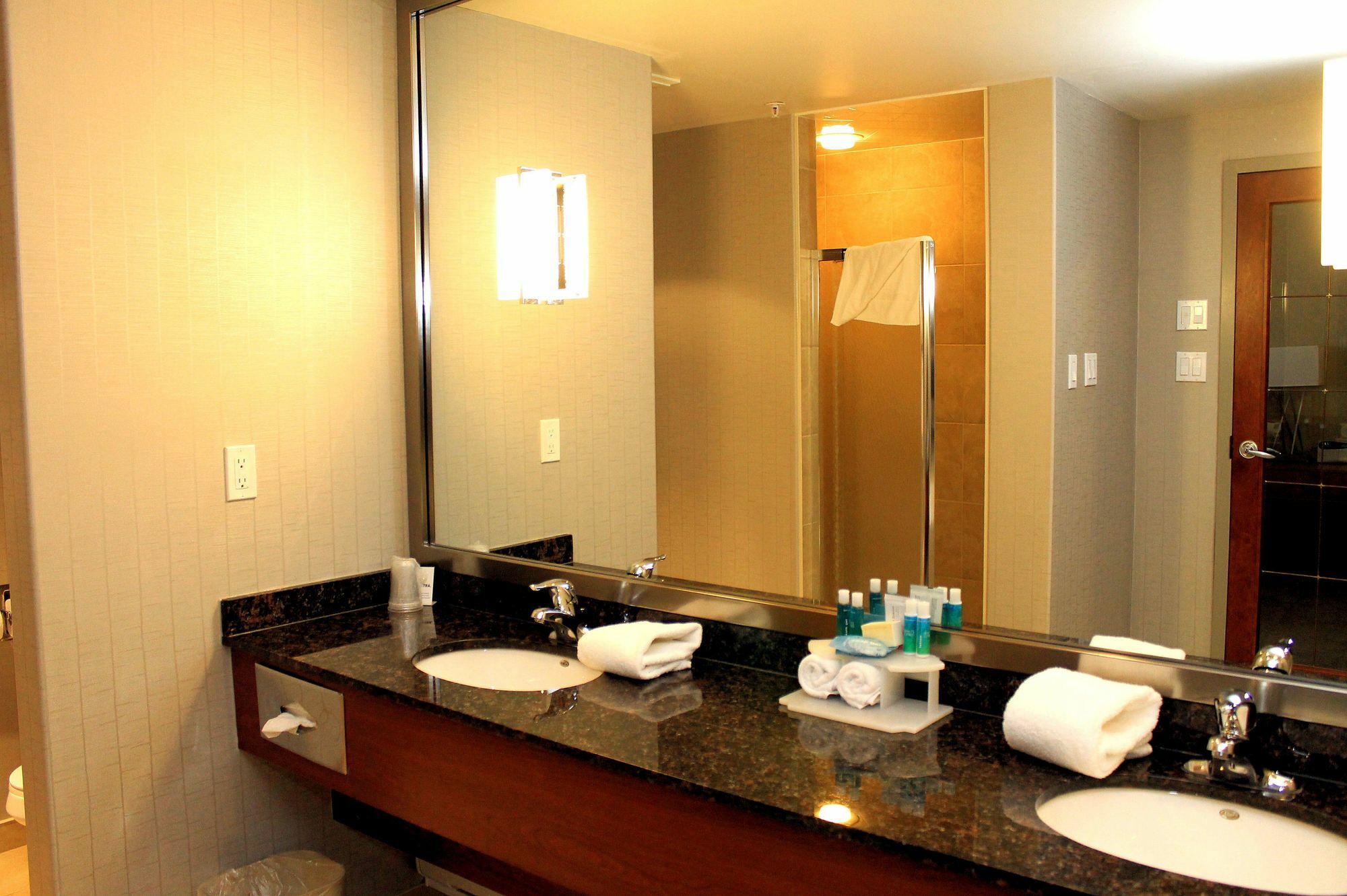 Holiday Inn Express Hotel & Suites Sherwood Park-Edmonton Area By Ihg Екстериор снимка